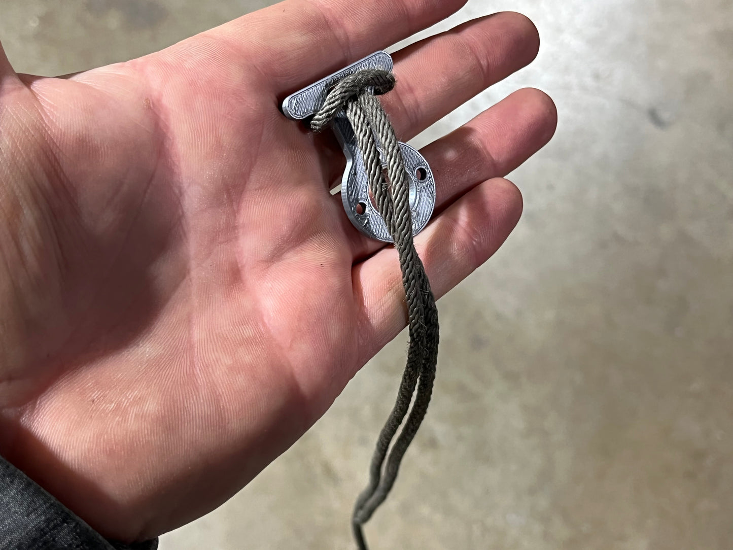 3D Printed Parachute String Holder